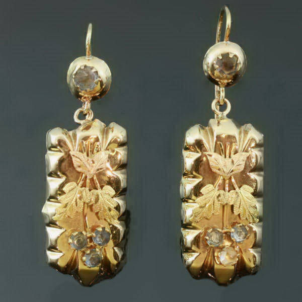 Typical Flemish Victorian gold long pendent earrings